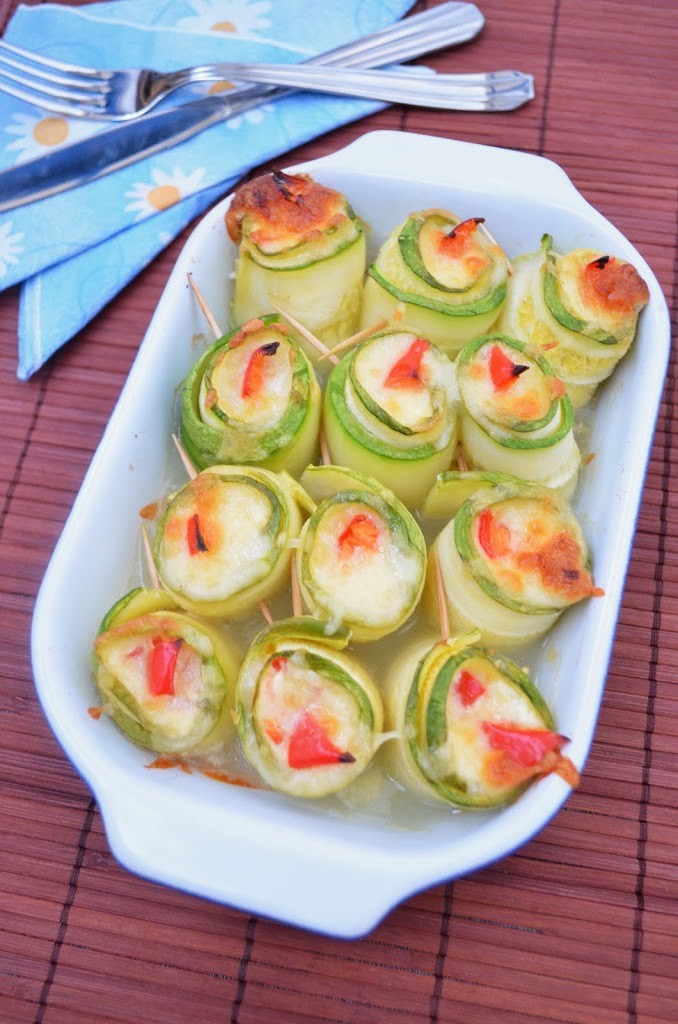 Rulouri de dovlecei cu branza si pui