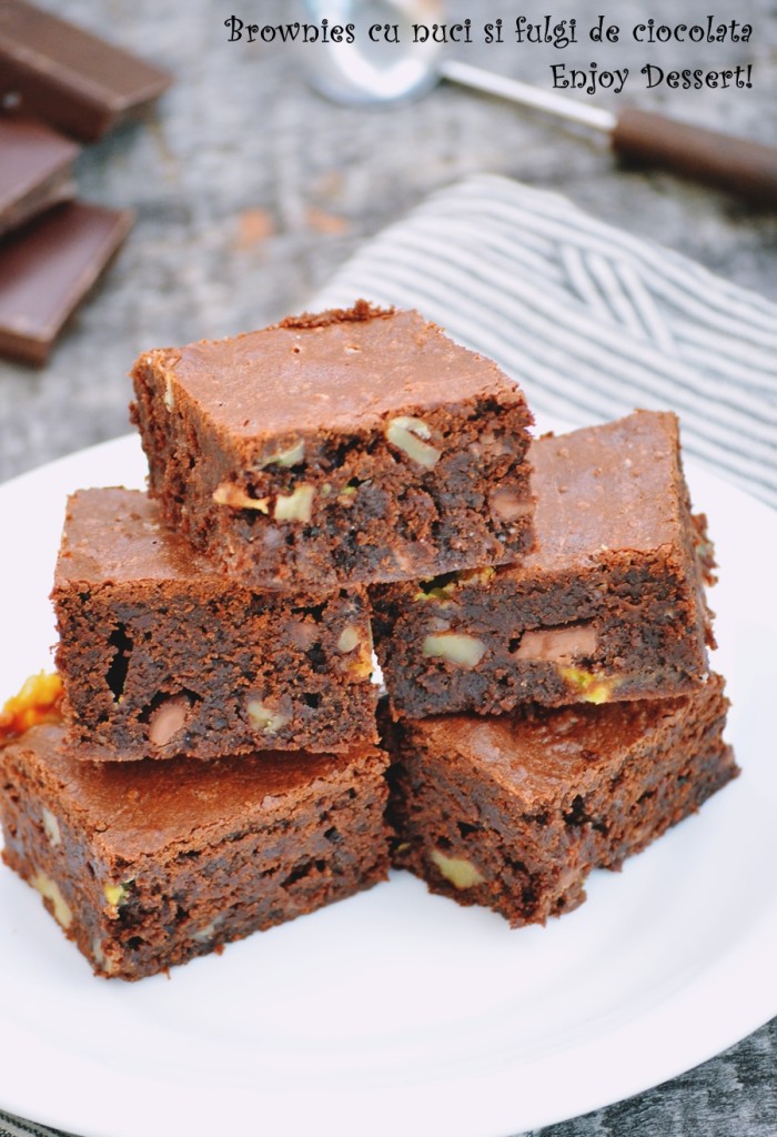 Brownies cu nuci si fulgi de ciocolata
