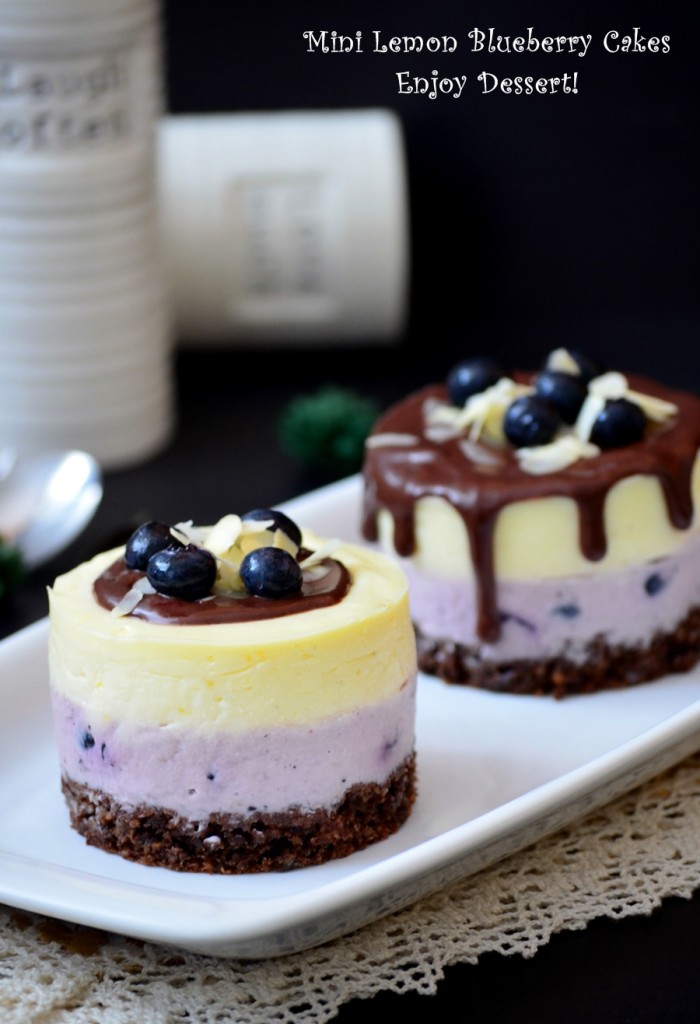 Mini tortulete cu mousse de afine si lamaie