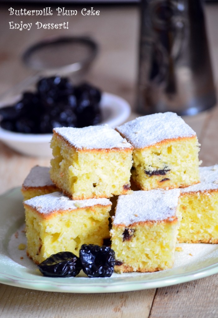 Prajitura cu iaurt si prune uscate