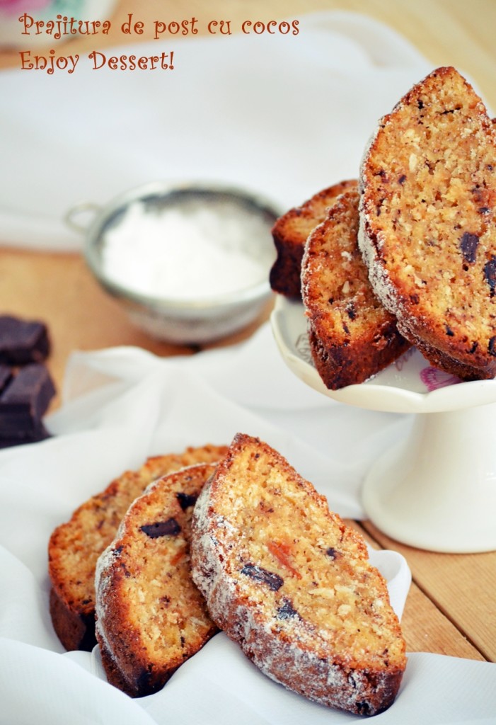 Prajitura de post cu cocos si fulgi de ciocolata