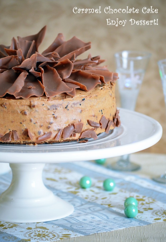 Tort caramel cu fundite de ciocolata