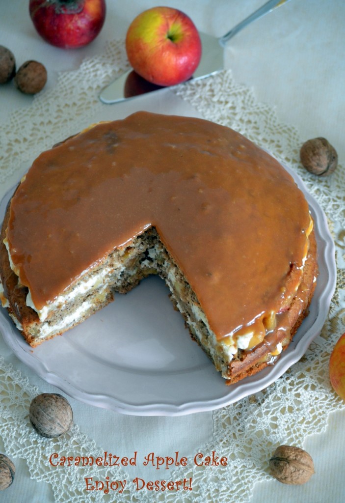 Tort cu mere caramelizate si crema de branza