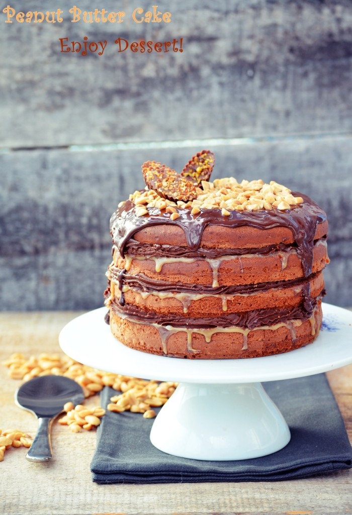 Tort cu unt de arahide, caramel si ciocolata