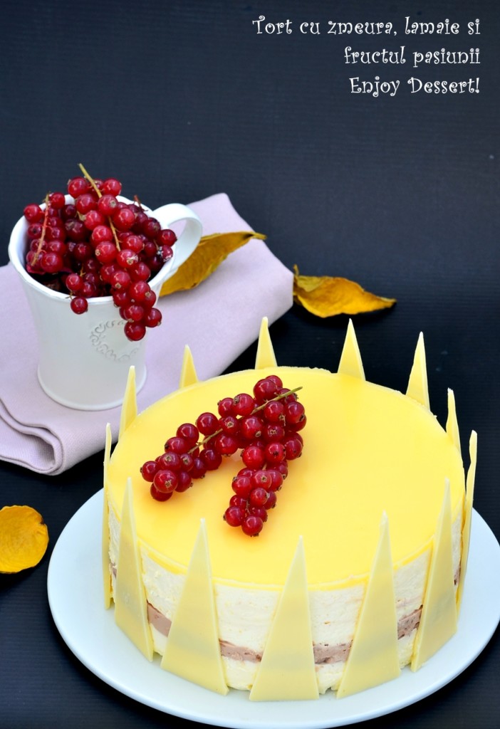 Tort cu zmeura, lamaie si fructul pasiunii
