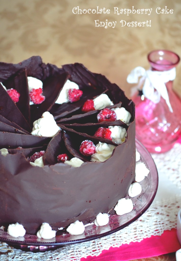 Tort de ciocolata cu crema de branza si zmeura – La multi ani 2014!