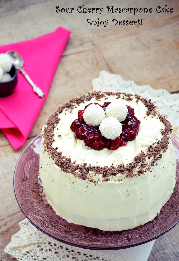 Tort de ciocolata cu visine si mascarpone