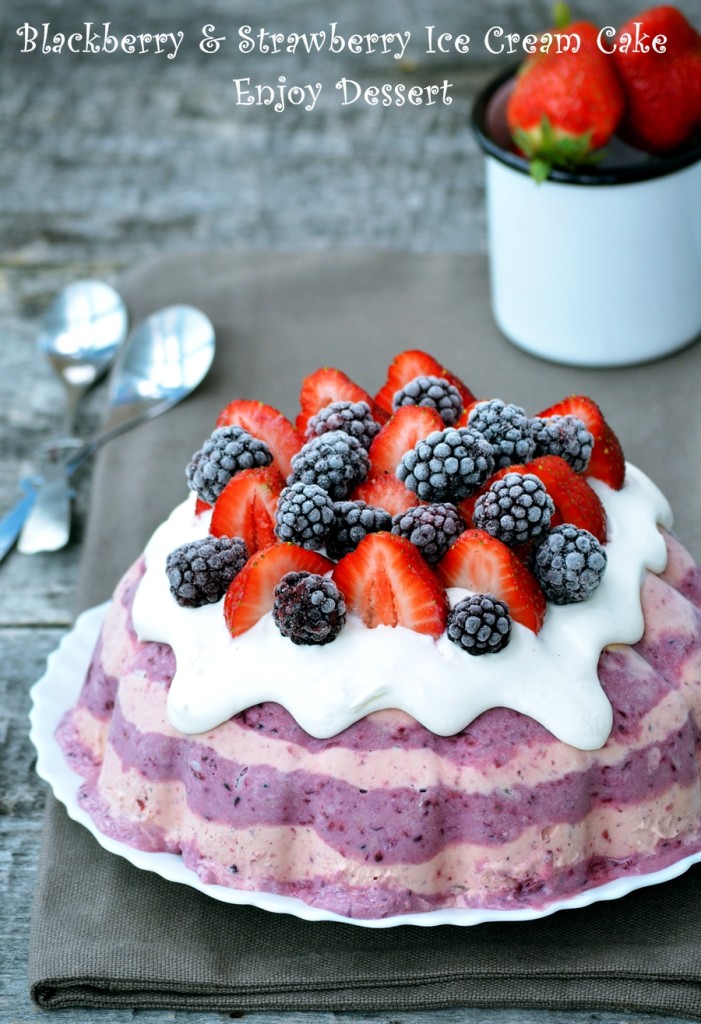 Tort de inghetata cu capsune, mure si lamaie