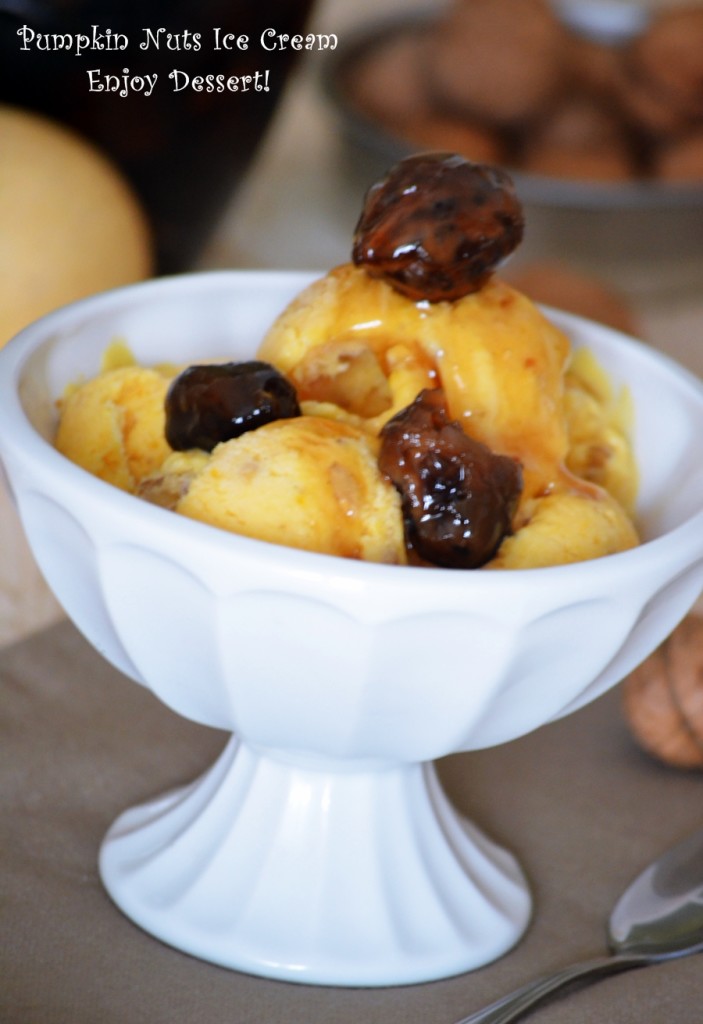 Inghetata de dovleac copt cu nuci