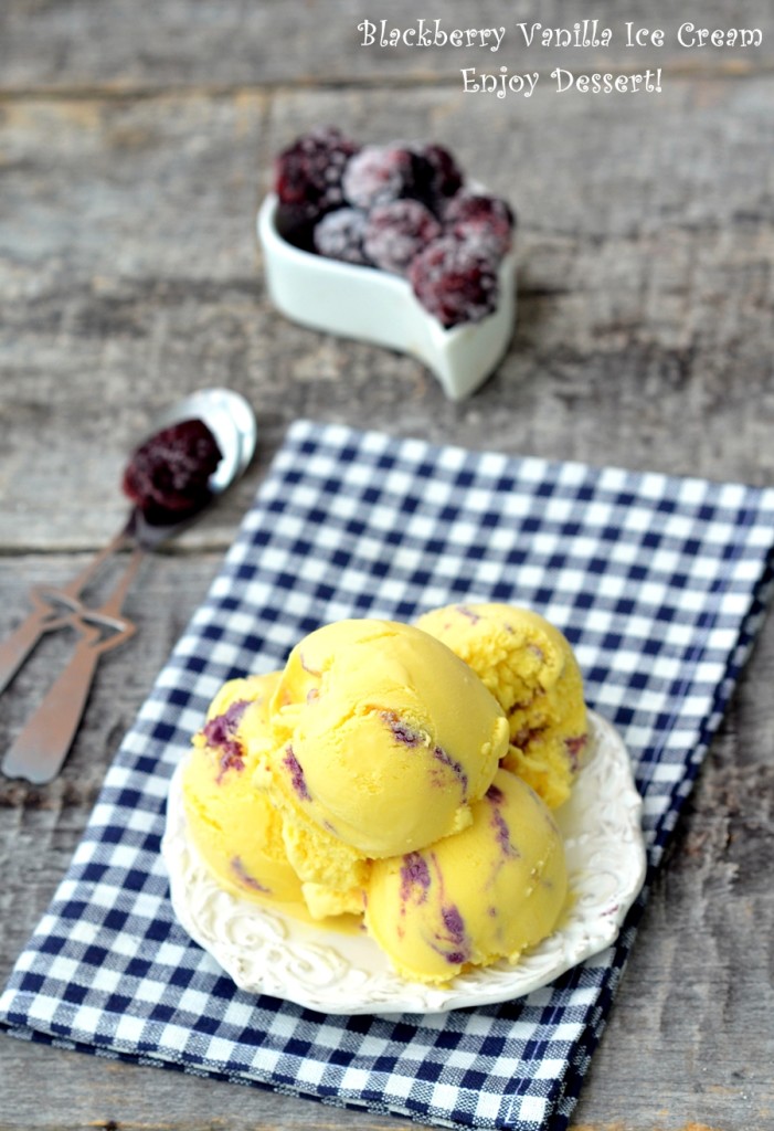 Inghetata de vanilie cu mure