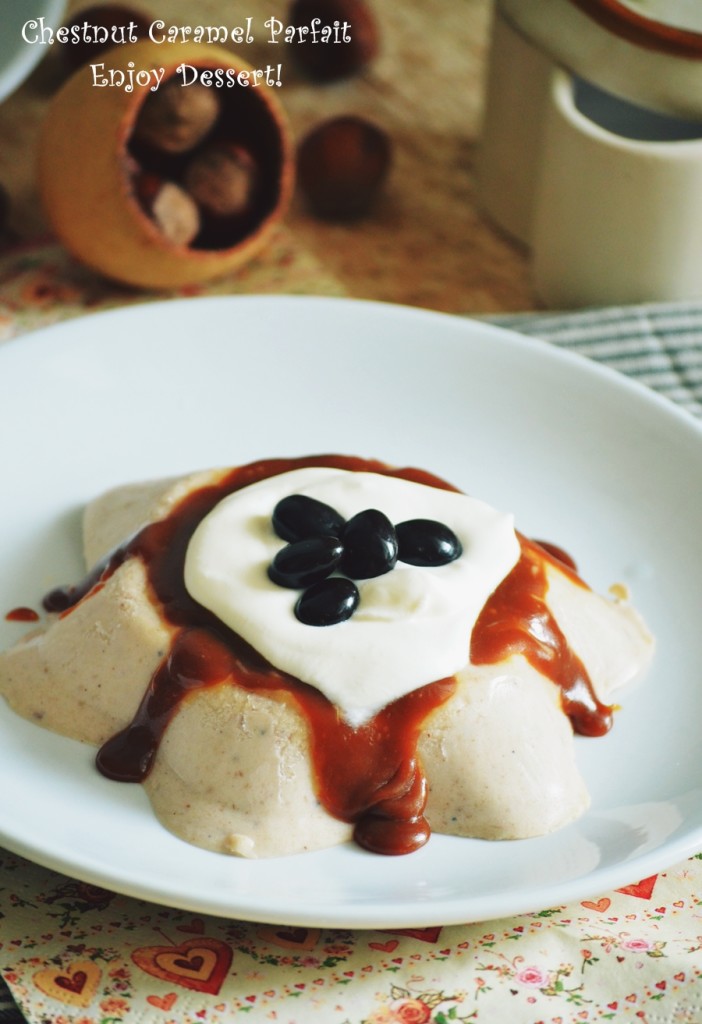 Parfait cu piure de castane si sos caramel
