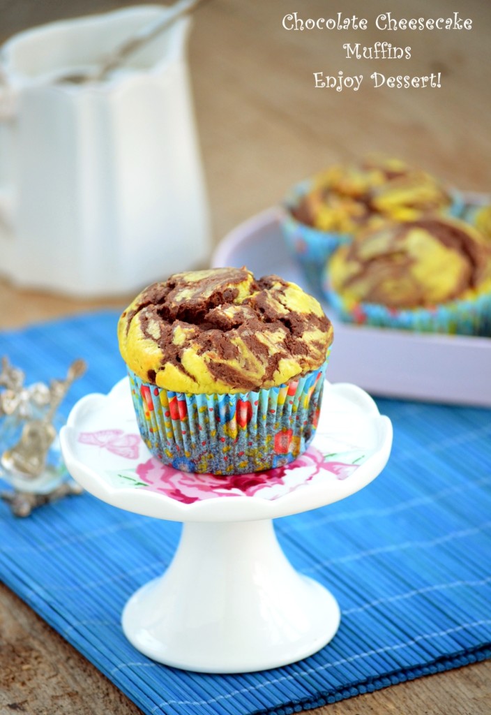 Briose marmorate cu branza si ciocolata – Cheesecake Chocolate Cupcakes