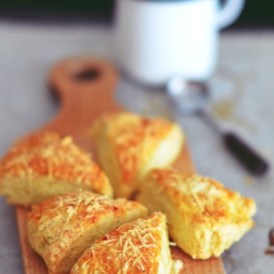 Parmezan scones