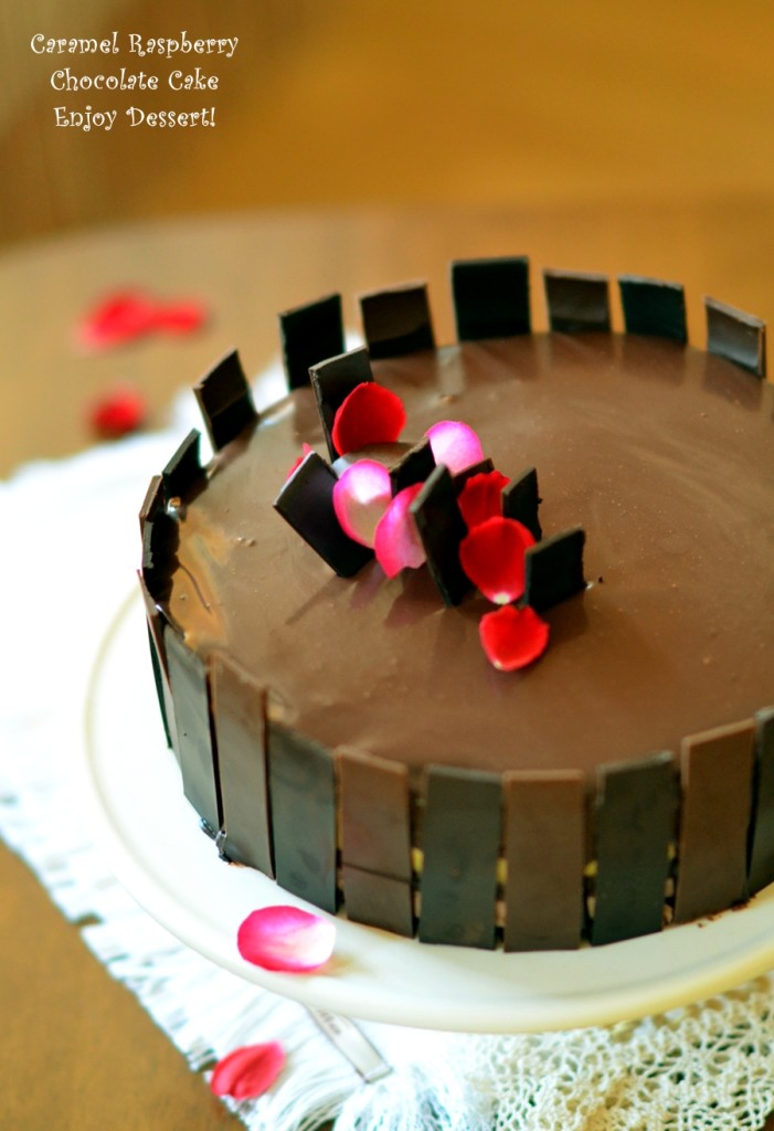 Tort cu zmeura si mousse de caramel