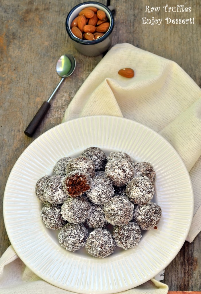 Bomboane raw cu alune si fructe uscate